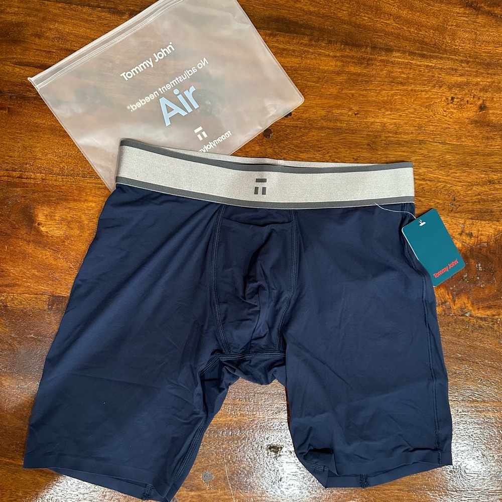 Tommy John Size S, Air, lightweight, quick drying men’s mid-length boxer briefs